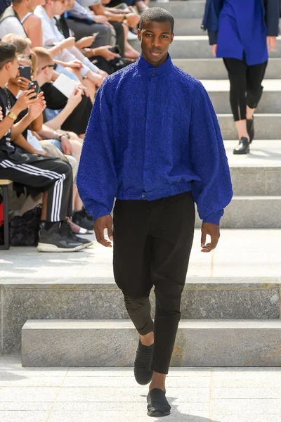 Look 47
